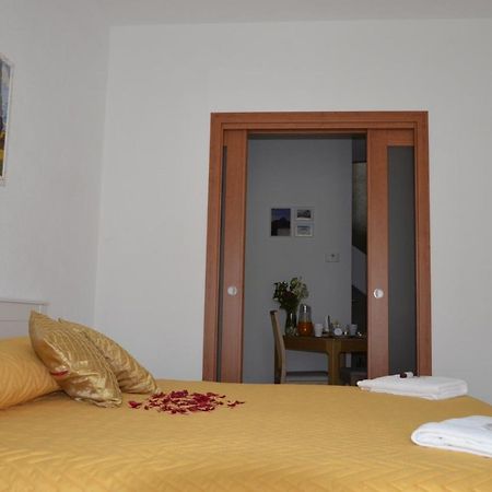 B&B La Casa Sulla Roccia Pietrapertosa Exteriör bild
