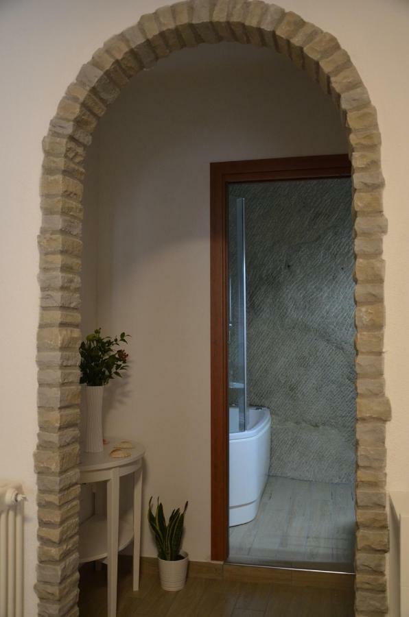 B&B La Casa Sulla Roccia Pietrapertosa Exteriör bild
